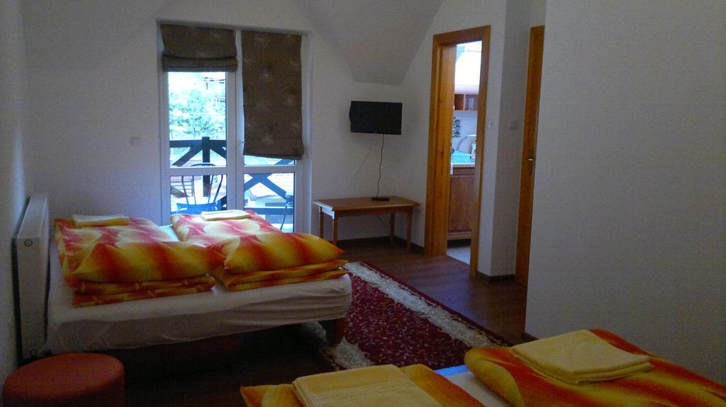 Imola Vendeghaz Hotel Sovata Exterior photo